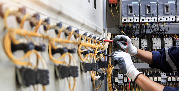 Professional Electrician technician working in Arcadia, IN